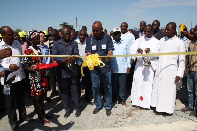 安哥拉松貝市污水系統、污水處理廠及現有供水官網擴展施工總承包工程竣工典禮